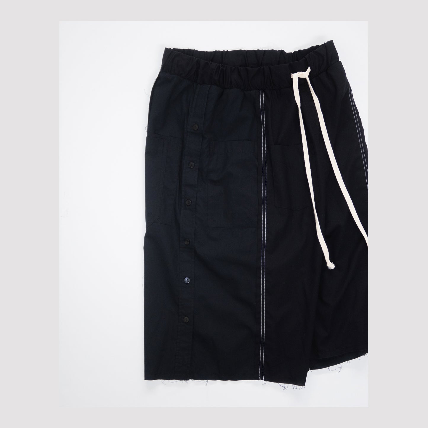 RECONSTRUCTED 1/1 PANELED SHIRT SHORTS 25B2-BLK